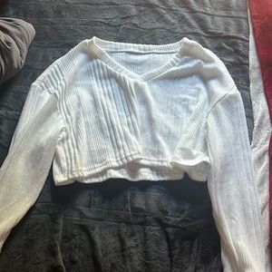 white long sleeve crop top